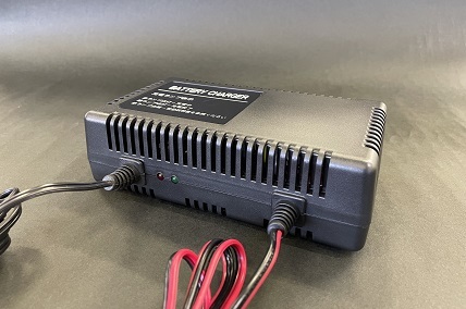 鉛電池用充電器【出力:12V/24V-2.5A】